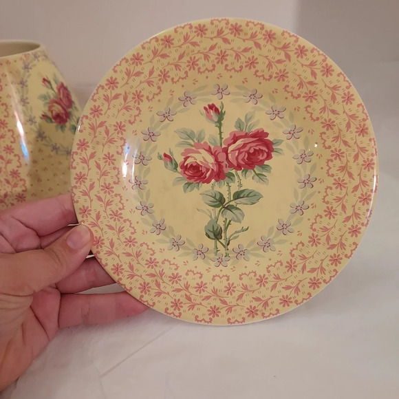 Yankee Candle Large Jar Rose Floral Design Shade and Matching Plate - Picture 8 of 10